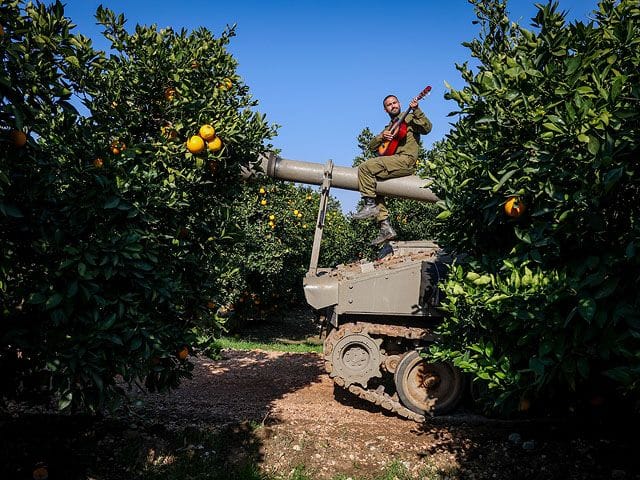 IDF requests self-defense units  in northern Israel to surrender weapons