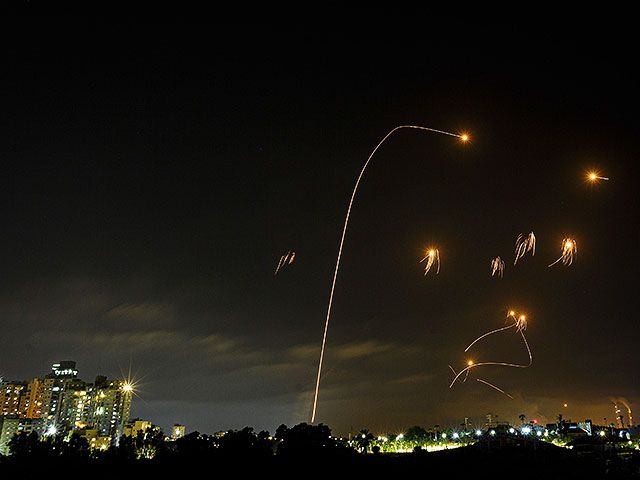 Rocket attack on central Israel