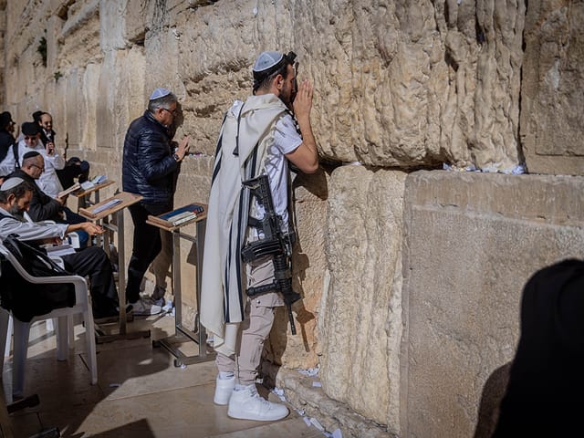 Israel at War: Day 97