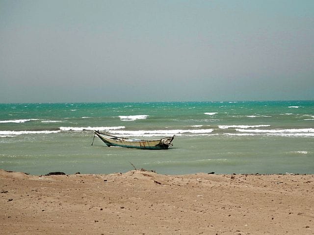 Ambrey: Greek vessel attacked with rockets in Bab el-Mandeb Strait