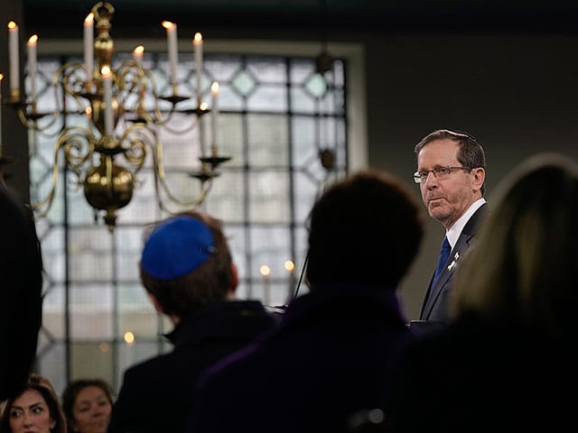 Israeli president confronted by protesters at Holocaust museum opening in Amsterdam