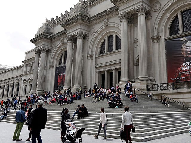 Hundreds of artists protest war in Gaza at Metropolitan Museum