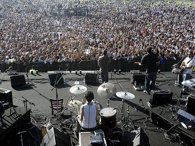 Civilians allowed to carry weapons at Omer Adam's concert in Yarkon Park