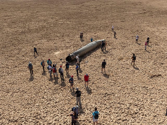 Tourists find Iranian missile near Arad: removal planned by helicopter