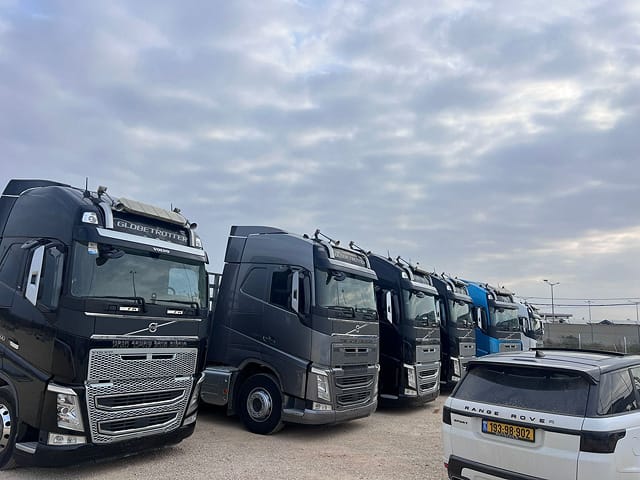 Israel opens Erez crossing for Gaza aid trucks for first time since October 7