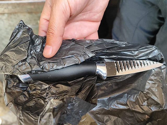 17-year-old Arab woman armed with knife detained in Jerusalem