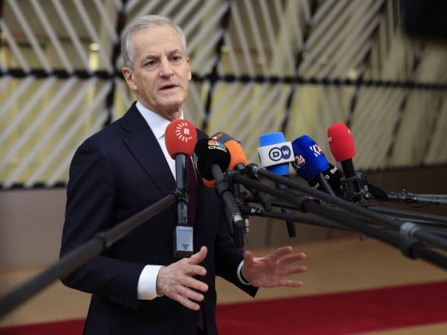 Norway recognizes Palestinian independence