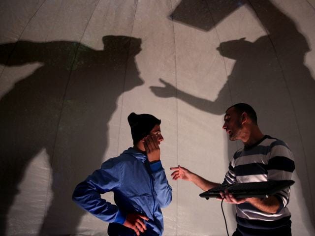 Government approves seven-year program to attract leading Jewish scientists to Israel