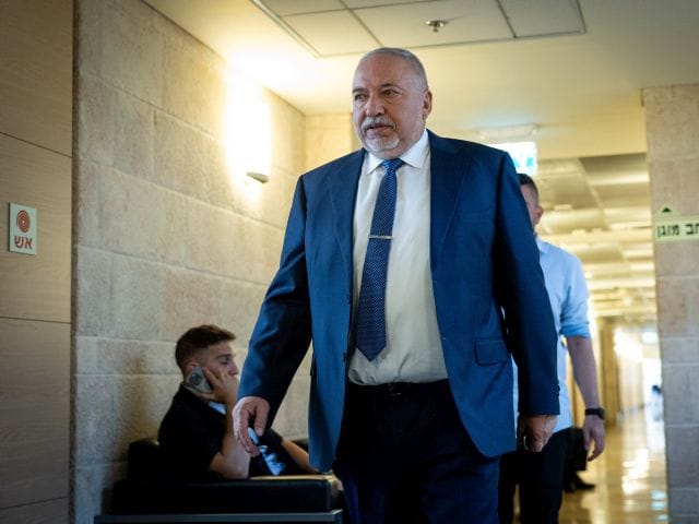 Avigdor Liberman says Netanyahu offered him post of Minister of Defense