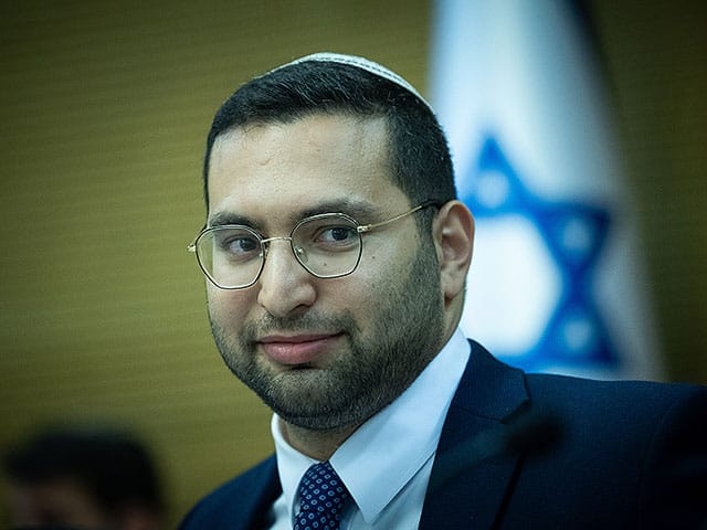 Netanyahu scolds minister and walks out of government meeting