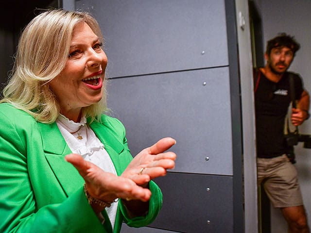 Haaretz: Sara Netanyahu told families of hostages army command planning military coup