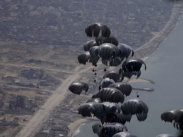 Saudi Arabia, Jordan dropped 30 tons of food into Gaza Strip