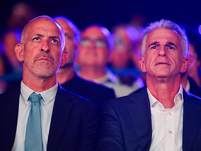 Heads of Shin Bet and Mossad fly to Doha to continue negotiations